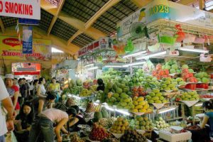 ben thanh market2 400x266 1 Top 10 thing do it in Ho chi minh city - You must do it
