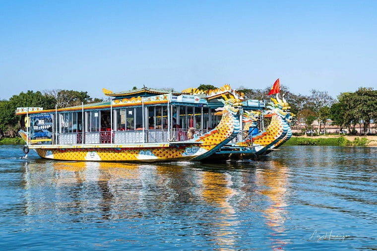Dragon Boat in Huong River