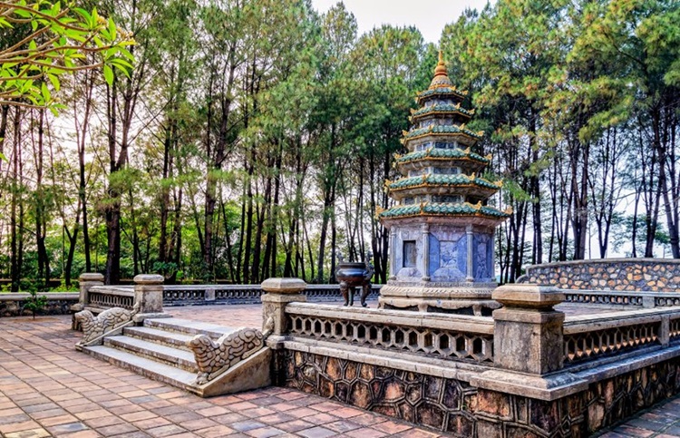 Thien Mu Pagoda - The Greatest Ancient Temple in Hue