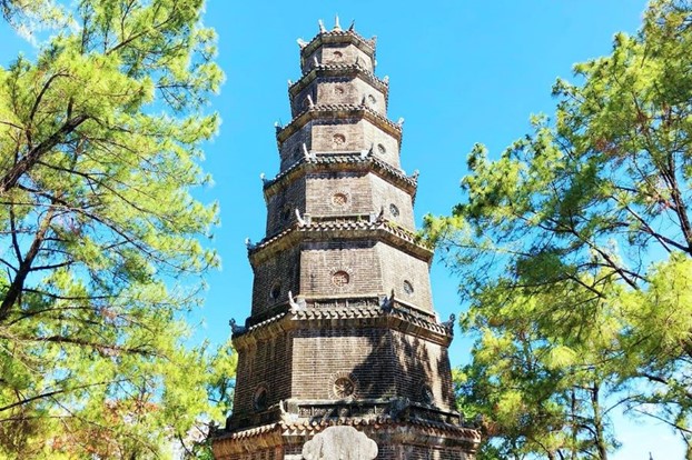 Phuoc Duyen tower - thien mu pagoda
