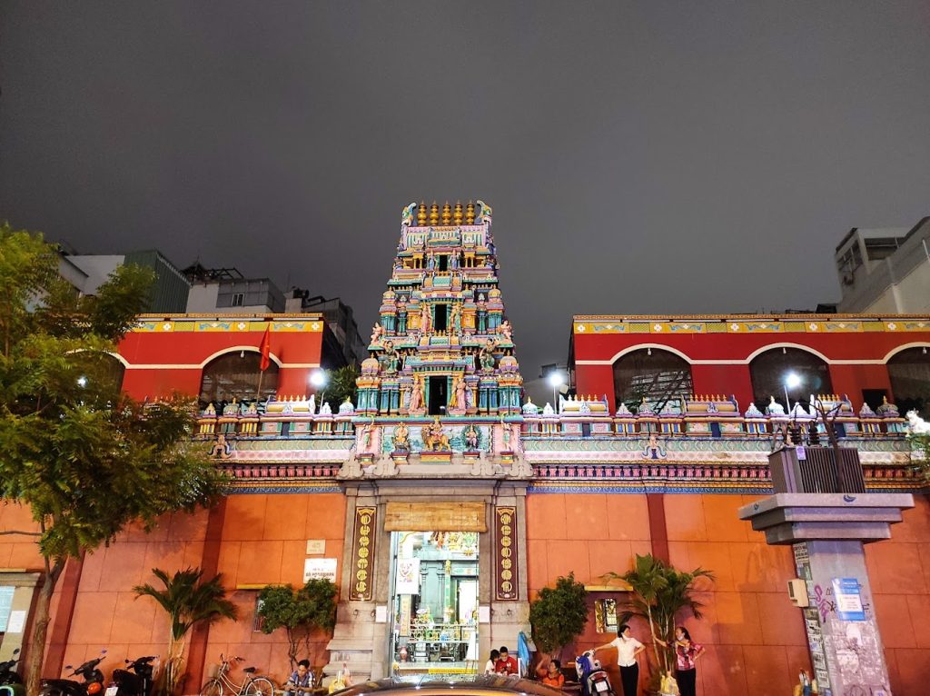 Mariamman Hindu Temple deluxe group tours